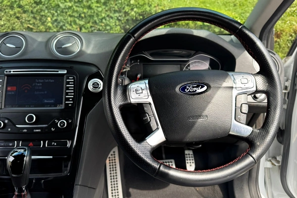 Ford Mondeo00