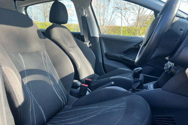 Peugeot 20898 (1)